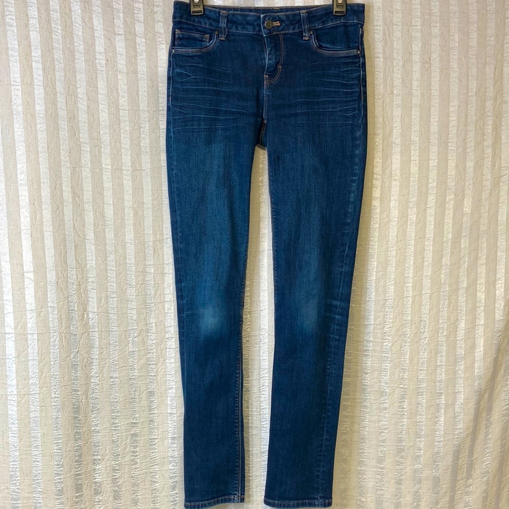 White House Black Market Slim lightweight jeans/jeggings, size 2R
